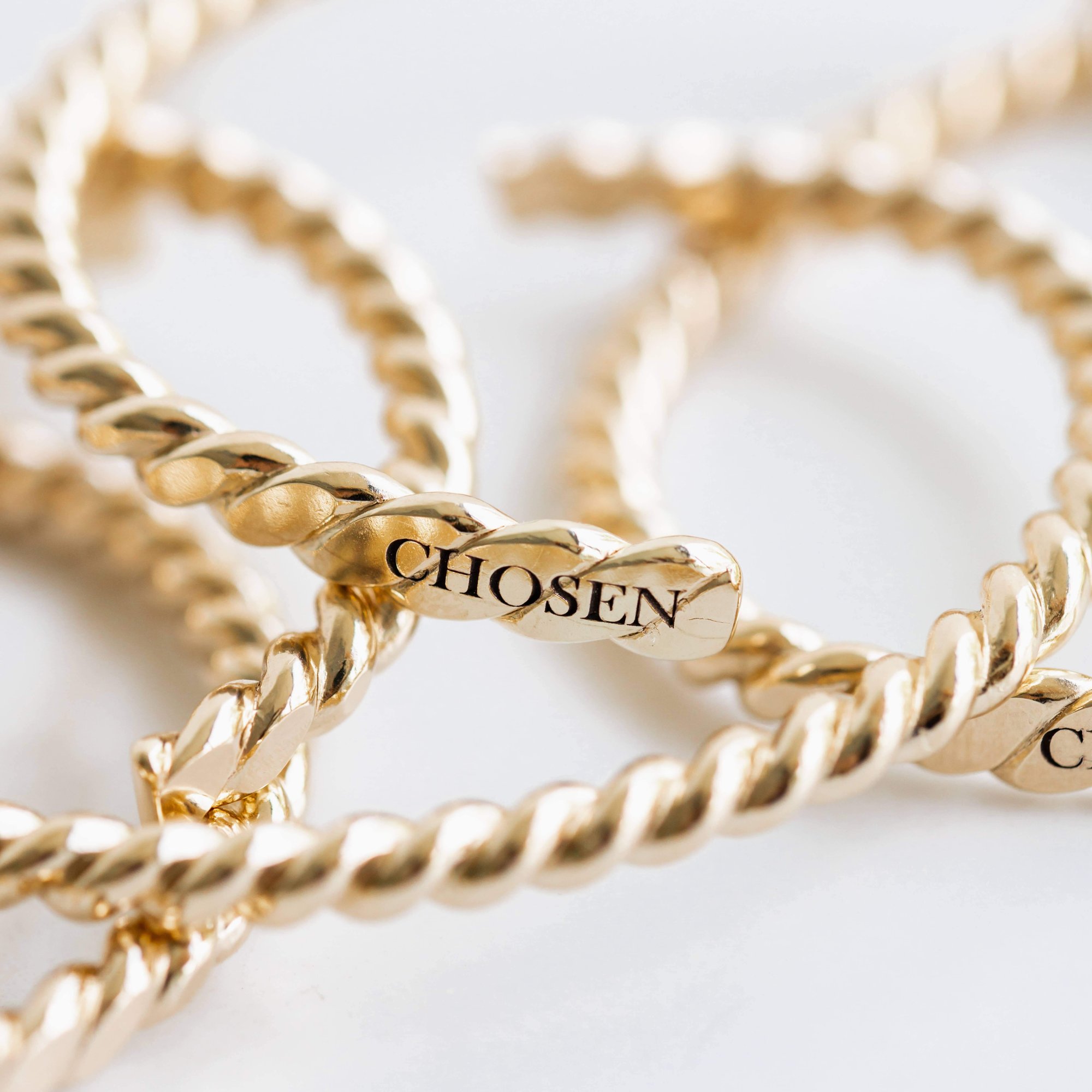 Gold_Twisted_Bracelet_With_Engraving Gold_Twisted_Bracelet_With_Engraving