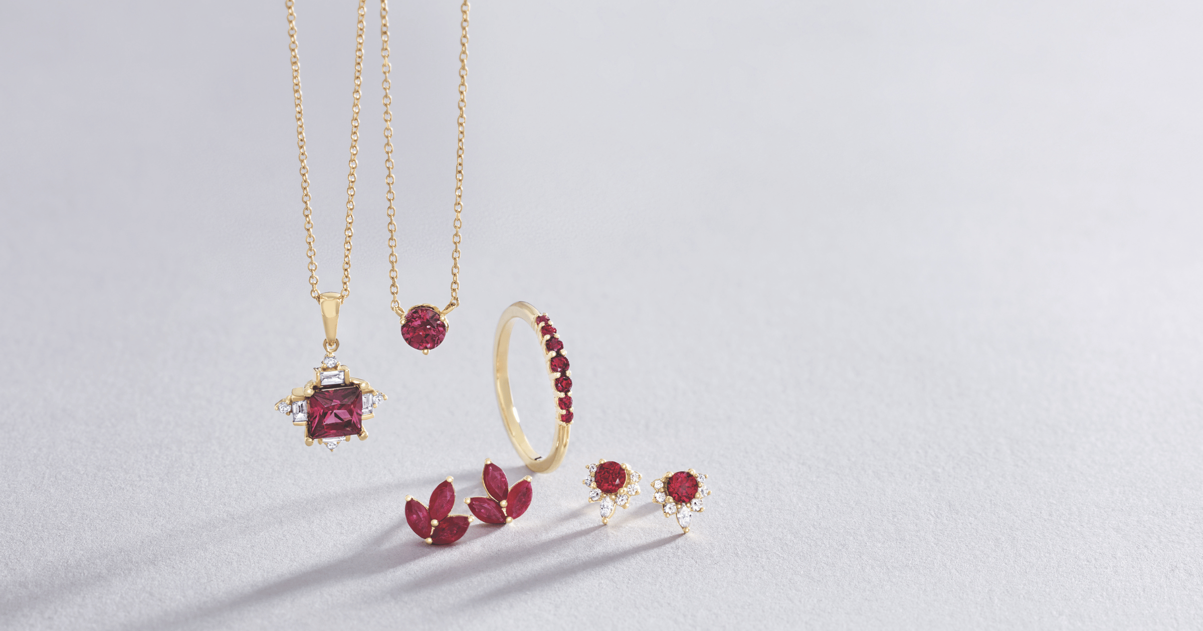 Various Yellow Gold Jewelry set with Rubies