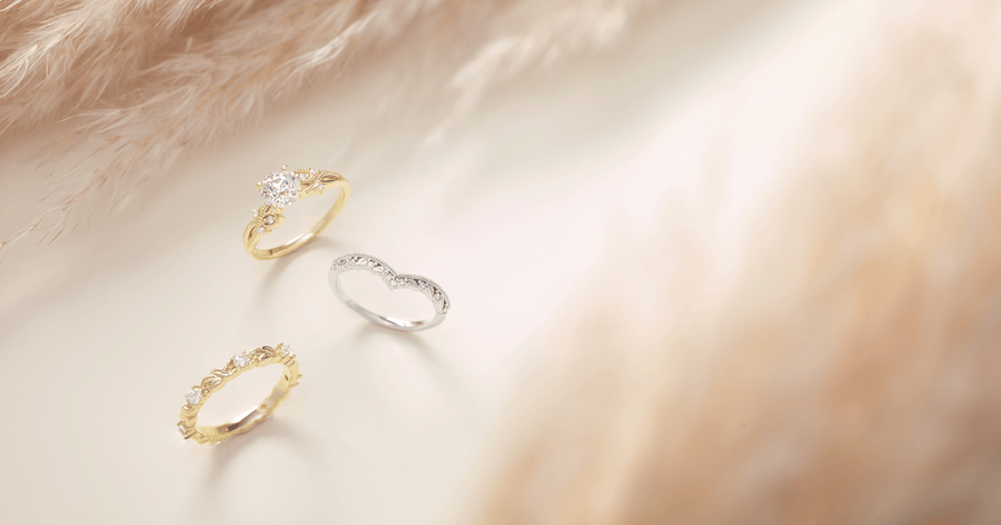 Yellow_gold_accented_engagement_ring_with_two_accented_wedding_band_options