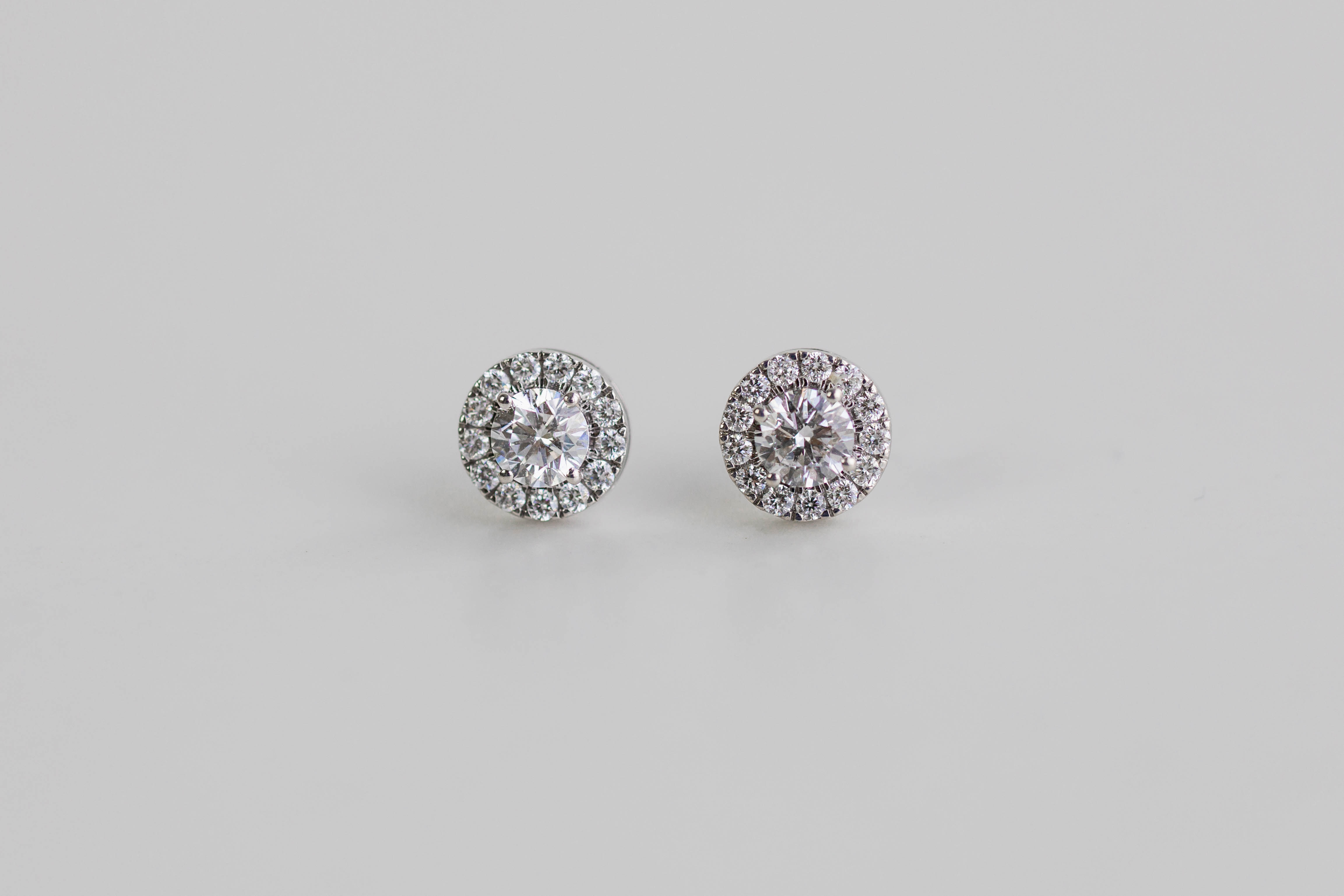 Round Diamond_Halo_Studs
